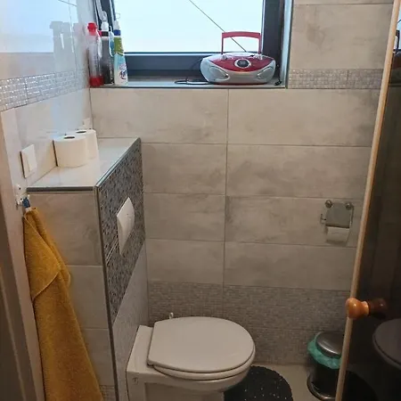 U Vlada アパート